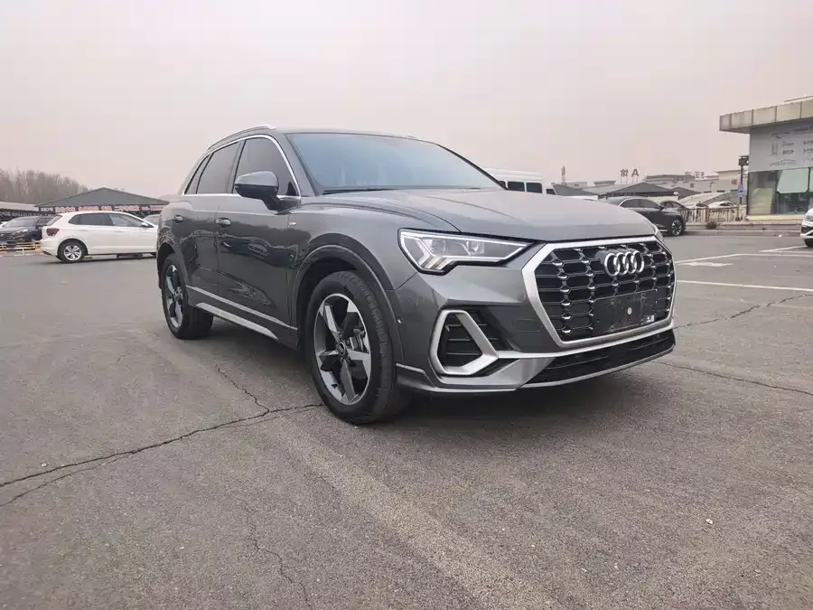 Audi Q3 2022 35 TFSI Fashionable and Dynamic 2022 — миниатюра 3