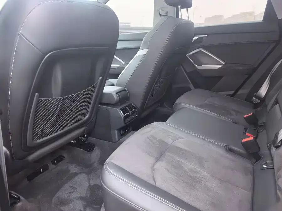 Audi Q3 2022 35 TFSI Fashionable and Dynamic 2022 — миниатюра 5