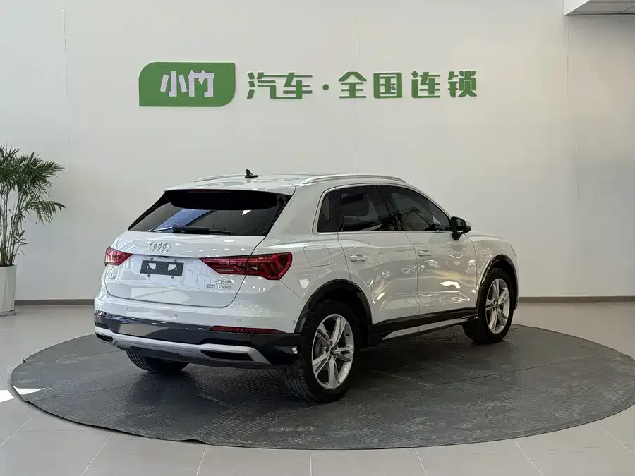 Audi Q3 2022 35 TFSI Fashionable and Elegant 2022 — миниатюра 4