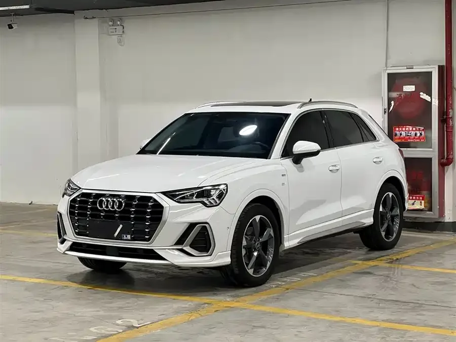 Audi Q3 2022 35 TFSI Fashionable and Dynamic 2022 — фото 1, купить с доставкой в Москву