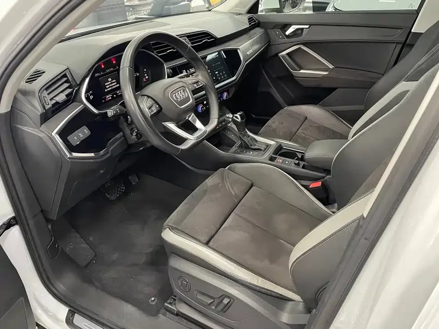 Audi Q3 2022 35 TFSI Fashionable and Dynamic 2022 — миниатюра 2