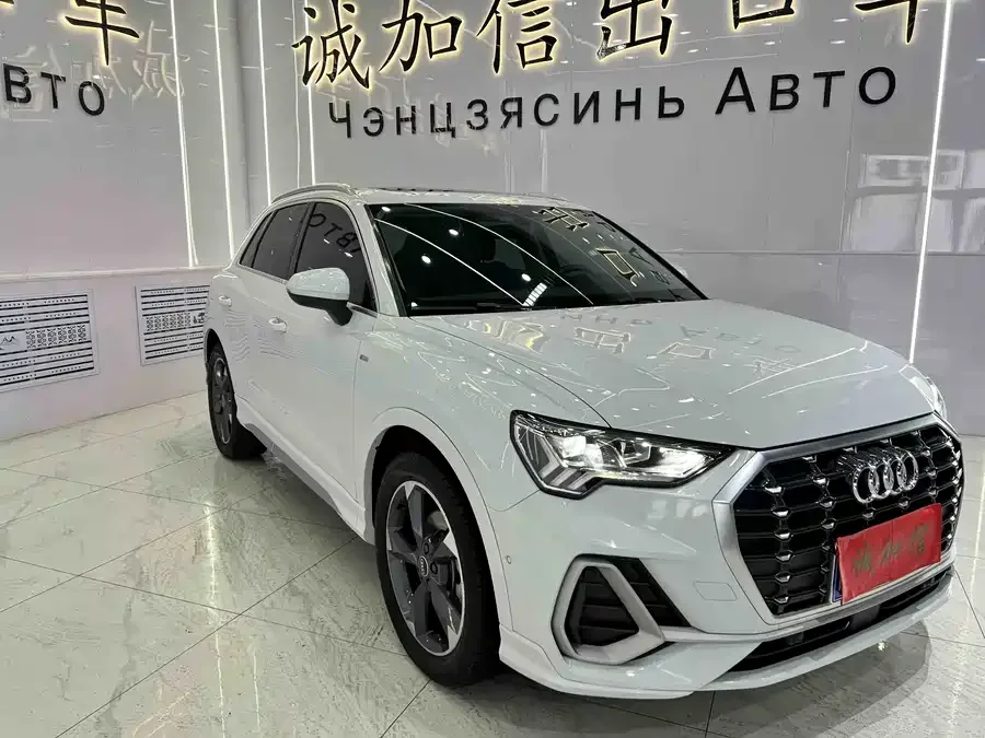 Audi Q3 2022 35 TFSI Fashionable and Dynamic 2022 — миниатюра 3