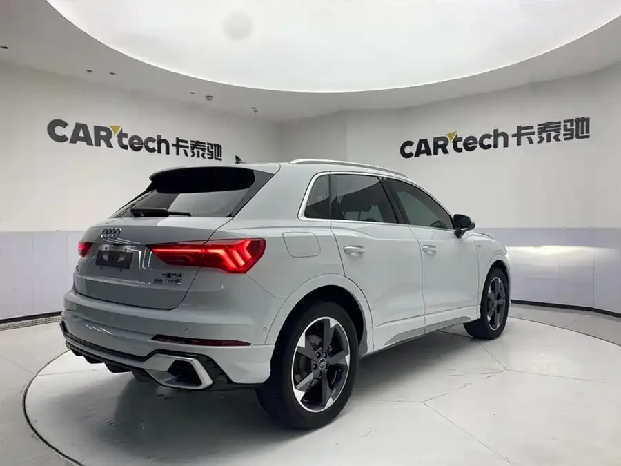 Audi Q3 2024 35 TFSI Fashion Dynamic Edition 2023 — миниатюра 2