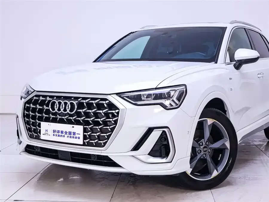Audi Q3 2024 35 TFSI Fashion Dynamic Edition 2024 — миниатюра 3