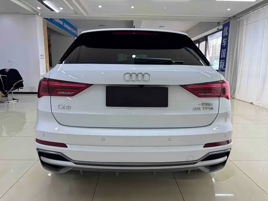 Audi Q3 2022 35 TFSI aggressive and dynamic model 2022 — миниатюра 2