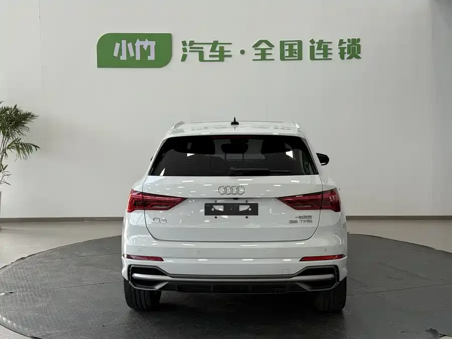 Audi Q3 2022 35 TFSI Fashionable and Dynamic 2022 — миниатюра 2