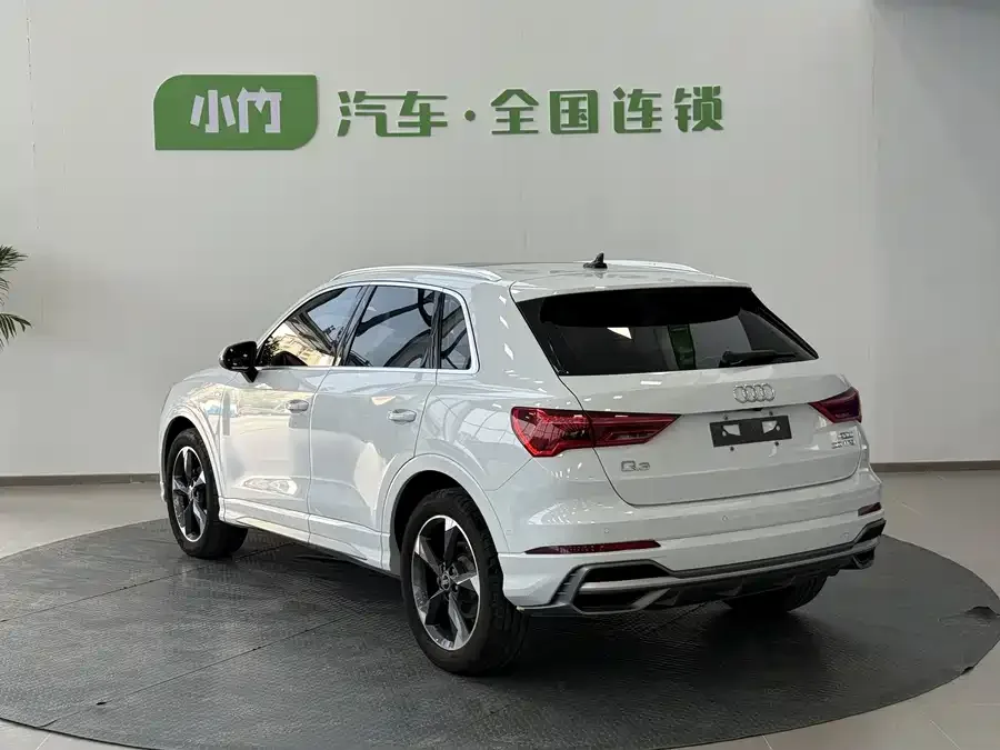 Audi Q3 2022 35 TFSI Fashionable and Dynamic 2022 — миниатюра 4