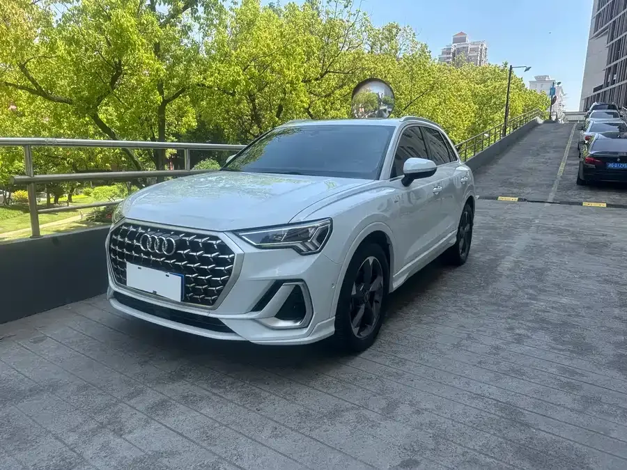 Audi Q3 2024 35 TFSI Fashion Dynamic Edition 2023 — фото 1, купить с доставкой в Москву