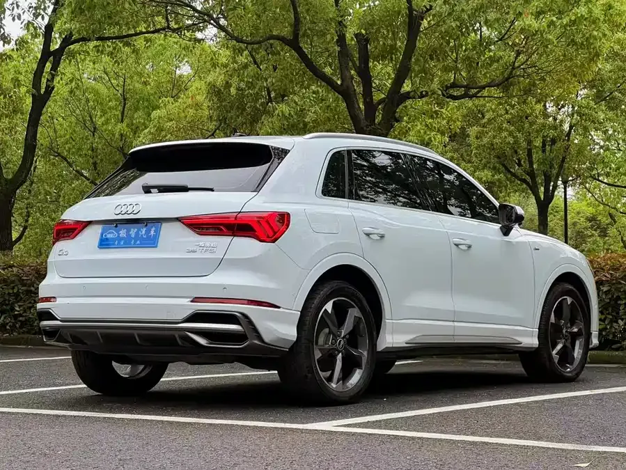 Audi Q3 2022 35 TFSI Fashionable and Dynamic 2022 — миниатюра 2