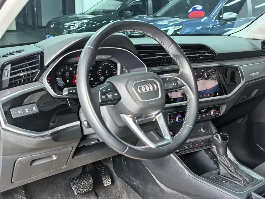 Audi Q3 2022 35 TFSI Fashionable and Dynamic 2022 — миниатюра 5