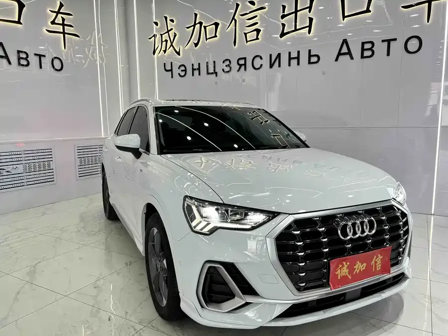 Audi Q3 2022 35 TFSI Fashionable and Dynamic 2022 — миниатюра 3