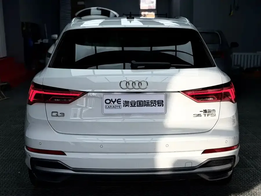 Audi Q3 2022 35 TFSI Fashionable and Dynamic 2022 — миниатюра 2