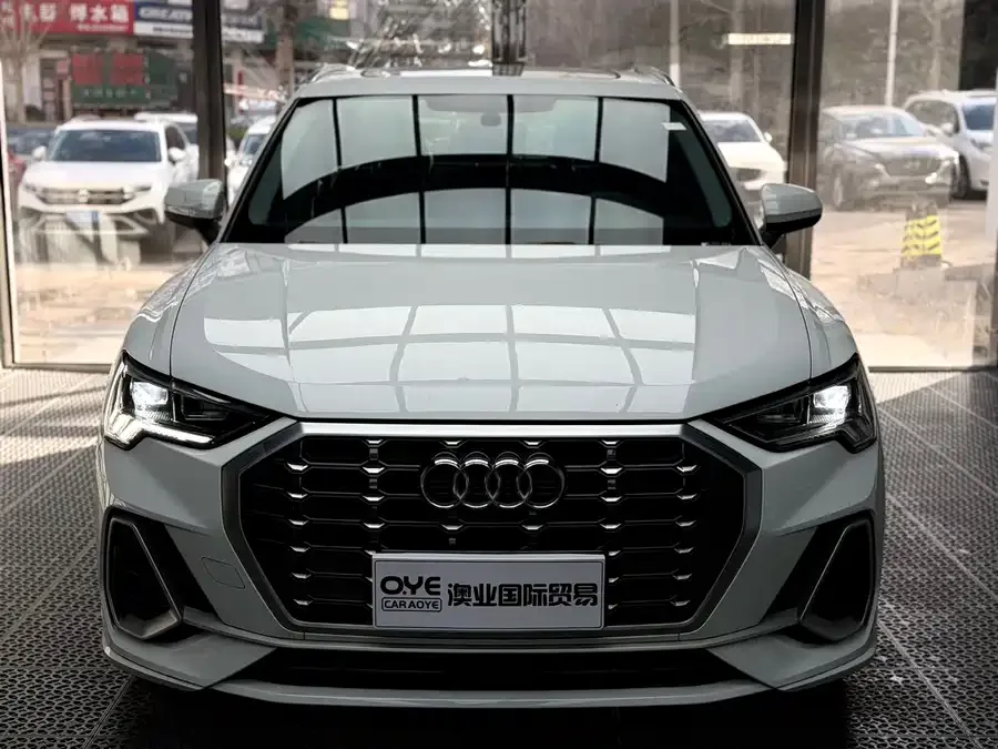 Audi Q3 2022 35 TFSI Fashionable and Dynamic 2022 — миниатюра 3