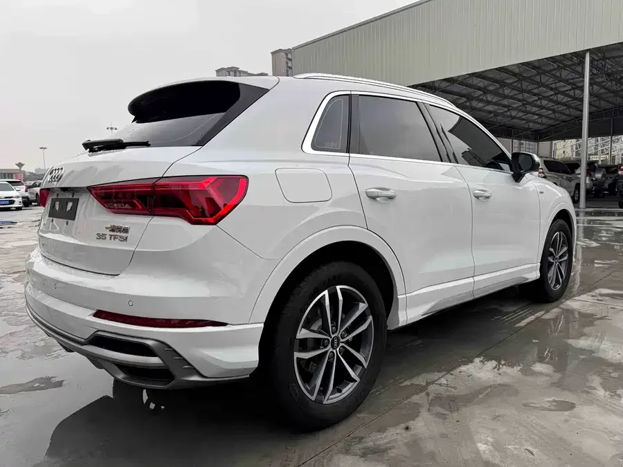Audi Q3 2022 35 TFSI aggressive and dynamic model 2022 — миниатюра 2