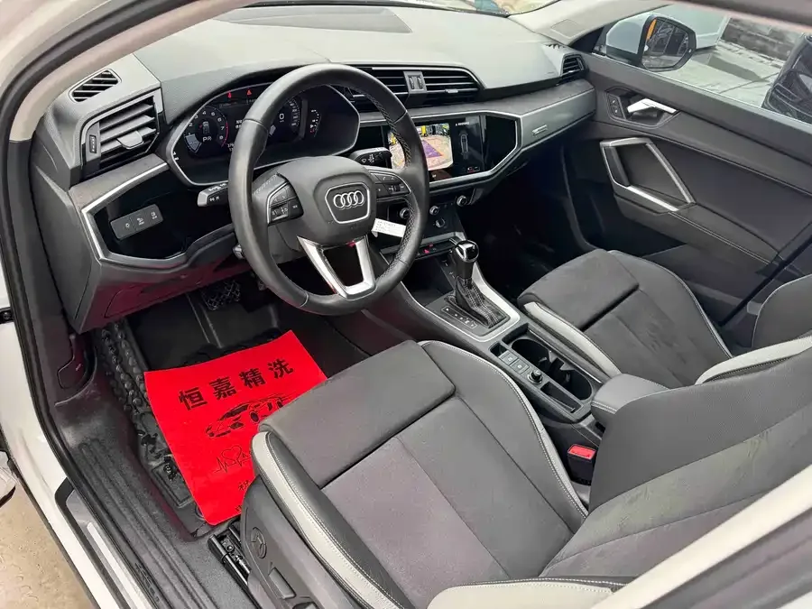Audi Q3 2022 35 TFSI aggressive and dynamic model 2022 — миниатюра 4