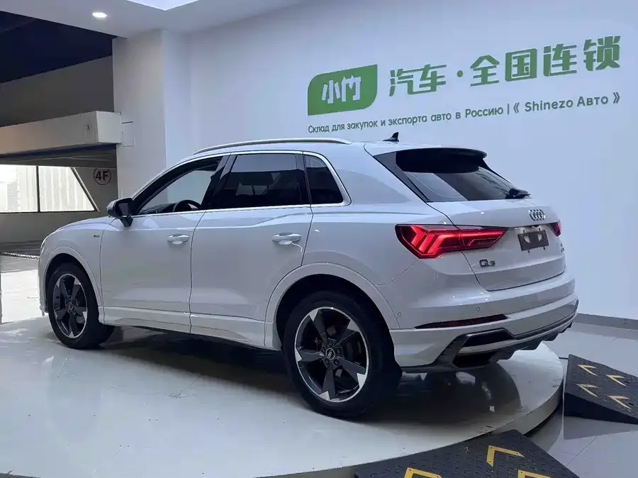 Audi Q3 2023 35 TFSI Fashion Dynamic Edition (1.4T) 2023 — миниатюра 3