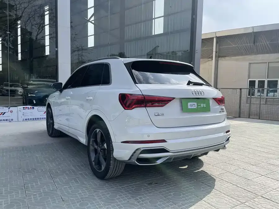 Audi Q3 2022 35 TFSI Fashionable and Dynamic 2022 — миниатюра 2