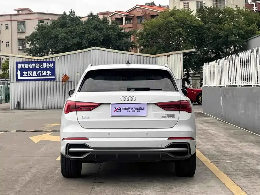 Audi Q3 2022 35 TFSI Fashionable and Dynamic 2022 — миниатюра 2