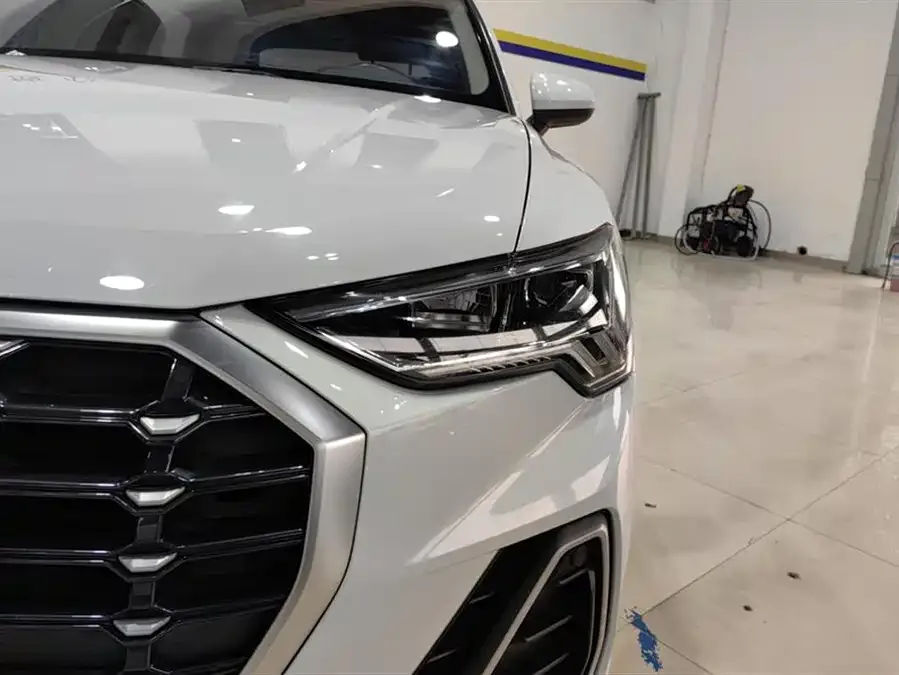 Audi Q3 2022 35 TFSI Fashionable and Dynamic 2022 — миниатюра 2