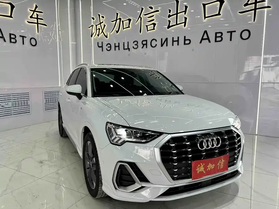 Audi Q3 2022 35 TFSI Fashionable and Dynamic 2022 — миниатюра 3