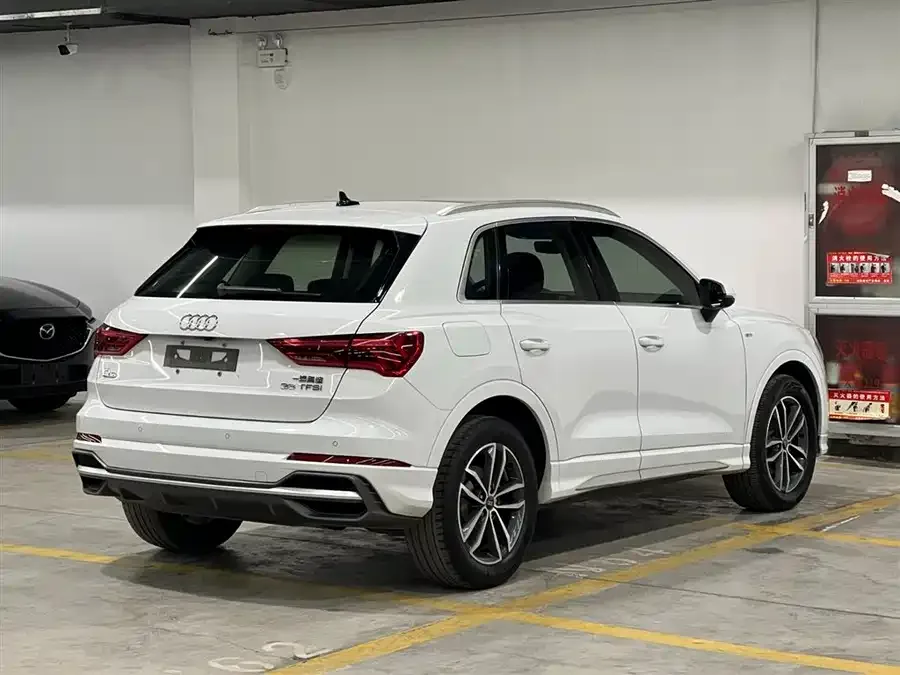 Audi Q3 2022 35 TFSI aggressive and dynamic model 2022 — миниатюра 2
