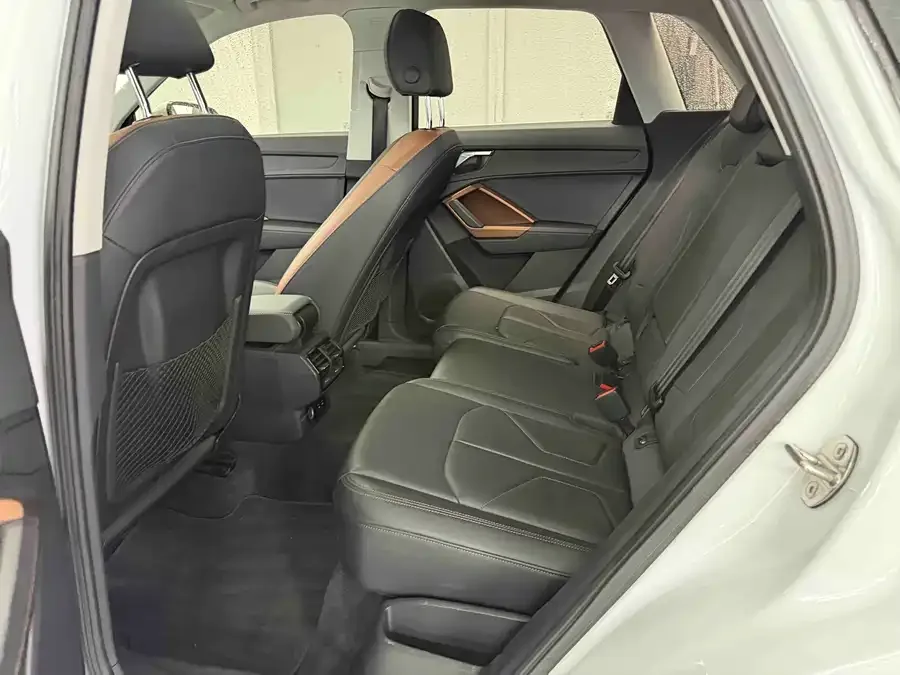 Audi Q3 2022 35 TFSI Fashionable and Elegant 2022 — миниатюра 2