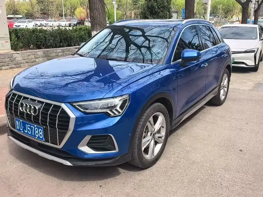 Audi Q3 2021 35 TFSI Fashionable and Dynamic 2022 — фото 1, купить с доставкой в Москву