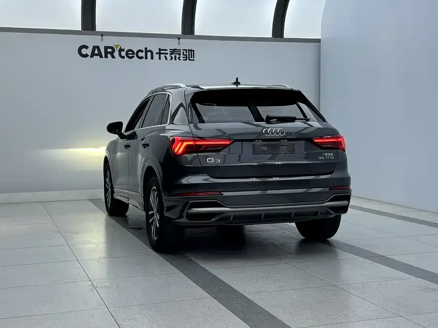 Audi Q3 2022 35 TFSI Fashionable and Elegant 2022 — миниатюра 2