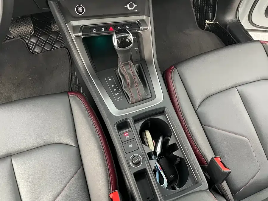 Audi Q3 2022 35 TFSI Fashionable and Elegant 2022 — миниатюра 5