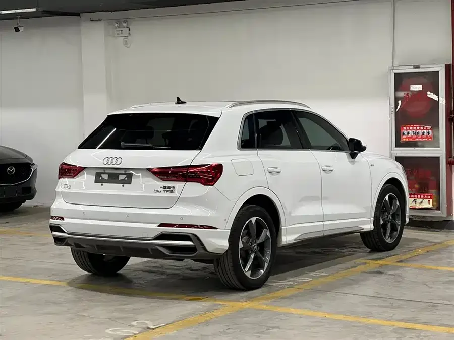 Audi Q3 2022 35 TFSI Fashionable and Dynamic 2022 — миниатюра 2