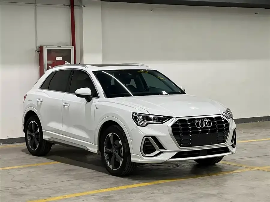 Audi Q3 2022 35 TFSI Fashionable and Dynamic 2022 — миниатюра 3