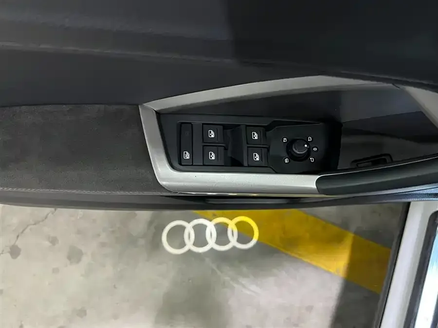 Audi Q3 2022 35 TFSI Fashionable and Dynamic 2022 — миниатюра 5