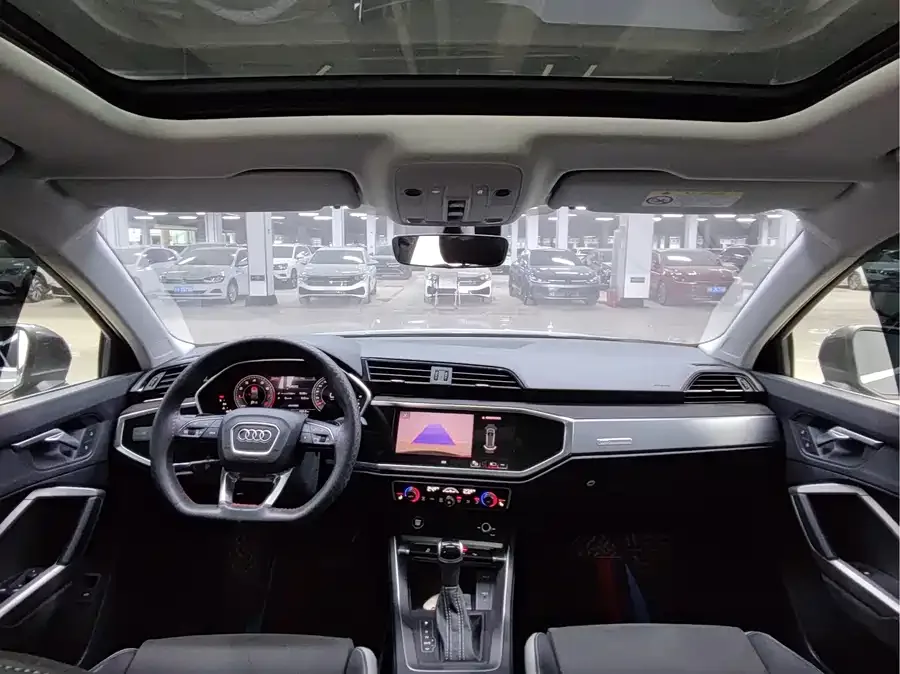Audi Q3 2022 35 TFSI Fashionable and Dynamic 2022 — миниатюра 4