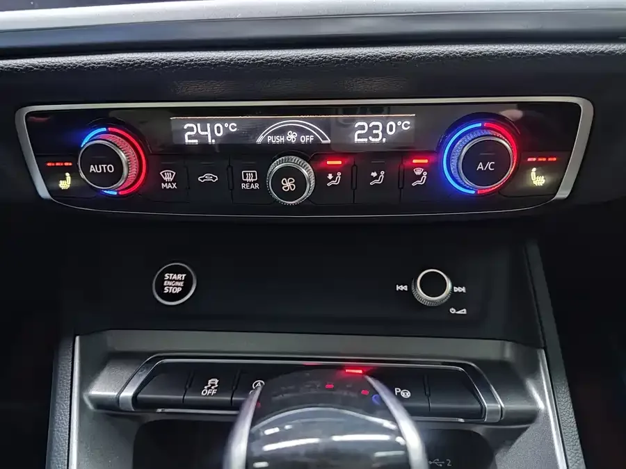 Audi Q3 2022 35 TFSI Fashionable and Dynamic 2022 — миниатюра 5