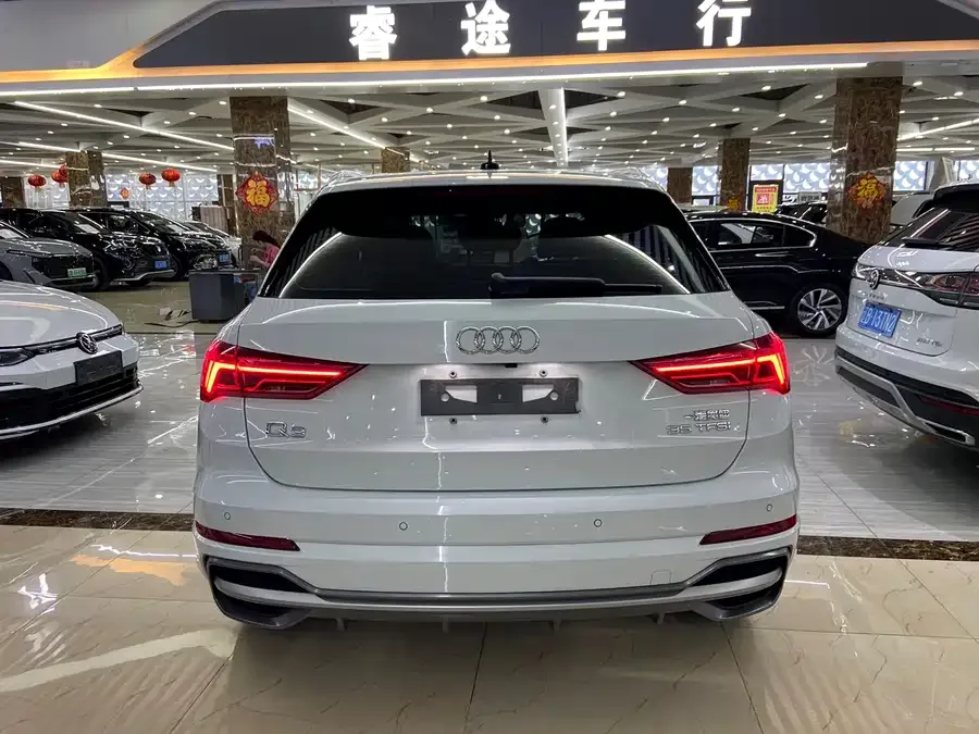Audi Q3 2023 35 TFSI Fashion Dynamic Edition (1.4T) 2023 — миниатюра 2