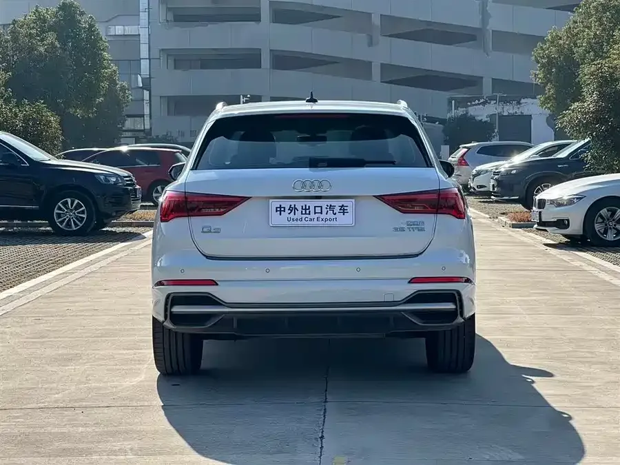 Audi Q3 2022 35 TFSI Fashionable and Dynamic 2022 — миниатюра 2