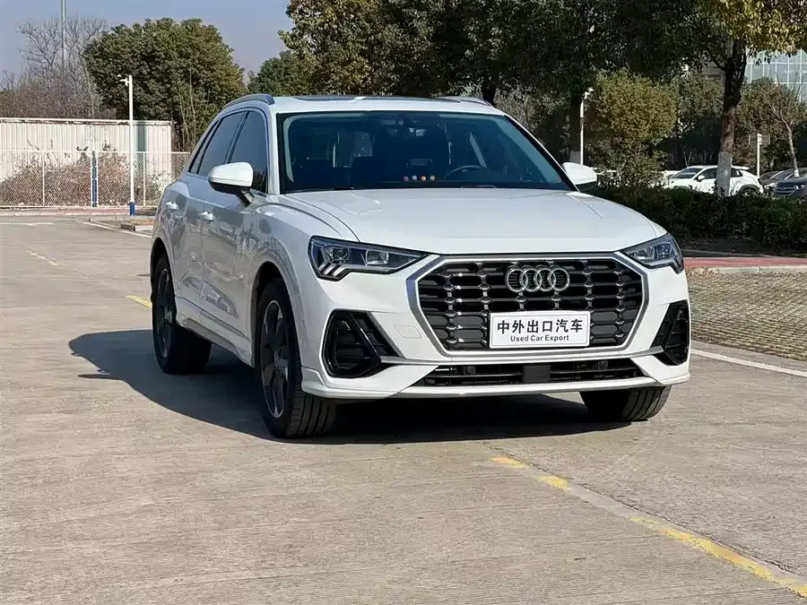 Audi Q3 2022 35 TFSI Fashionable and Dynamic 2022 — миниатюра 3