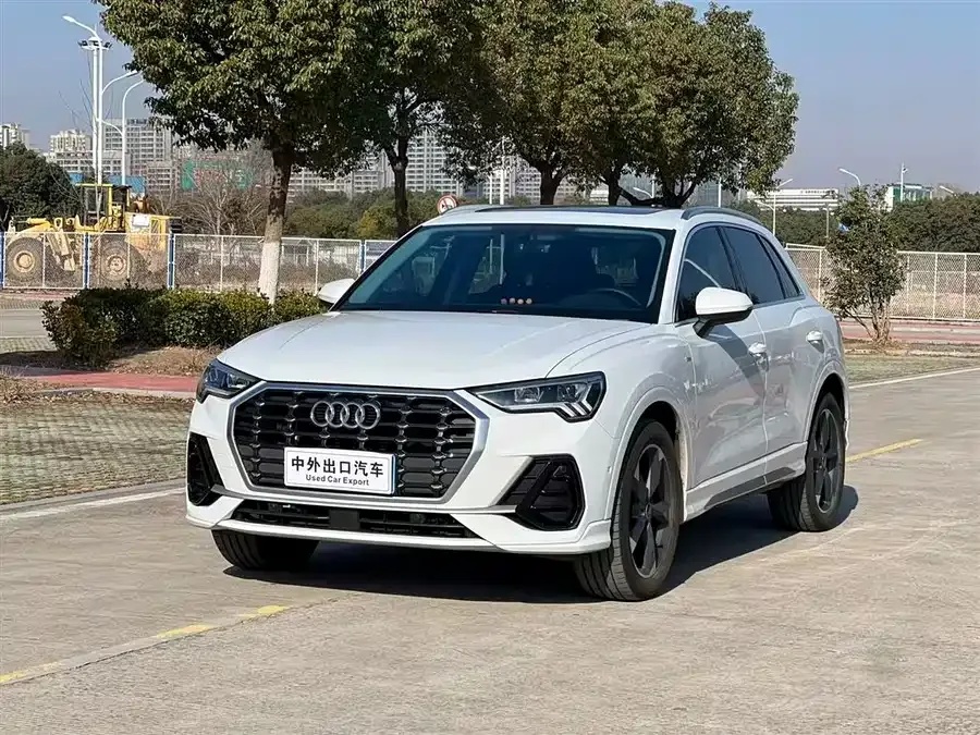 Audi Q3 2022 35 TFSI Fashionable and Dynamic 2022 — фото 1, купить с доставкой в Москву