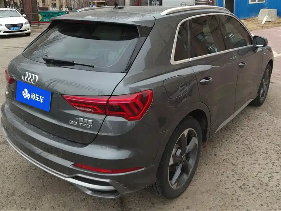 Audi Q3 2022 35 TFSI Fashionable and Dynamic 2022 — миниатюра 3