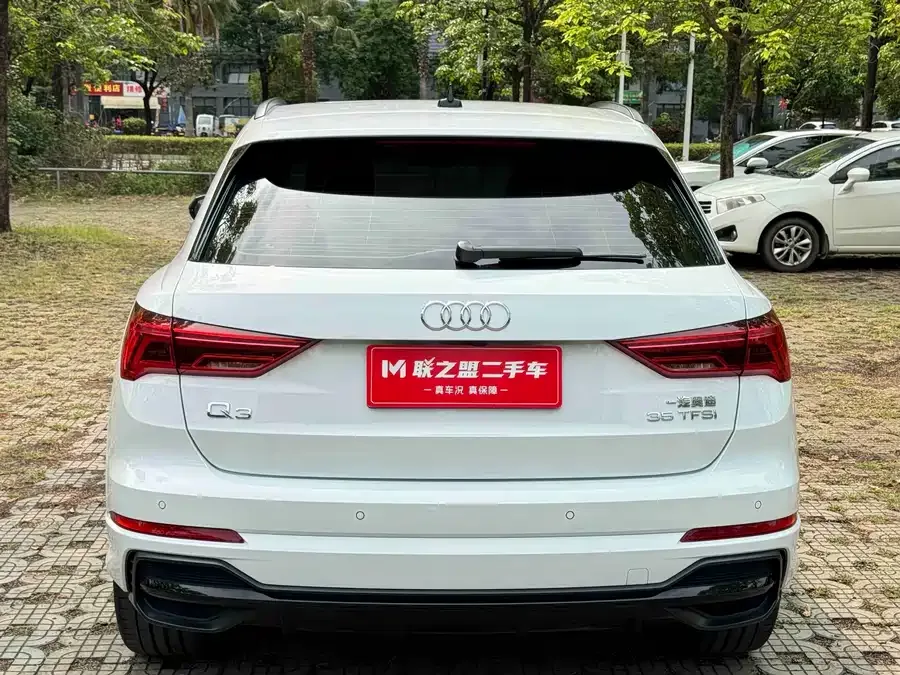 Audi Q3 2023 35 TFSI Fashion Dynamic Edition (1.4T) 2022 — миниатюра 2