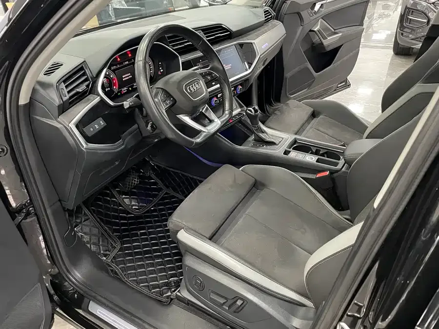 Audi Q3 2022 35 TFSI Fashionable and Dynamic 2022 — миниатюра 2