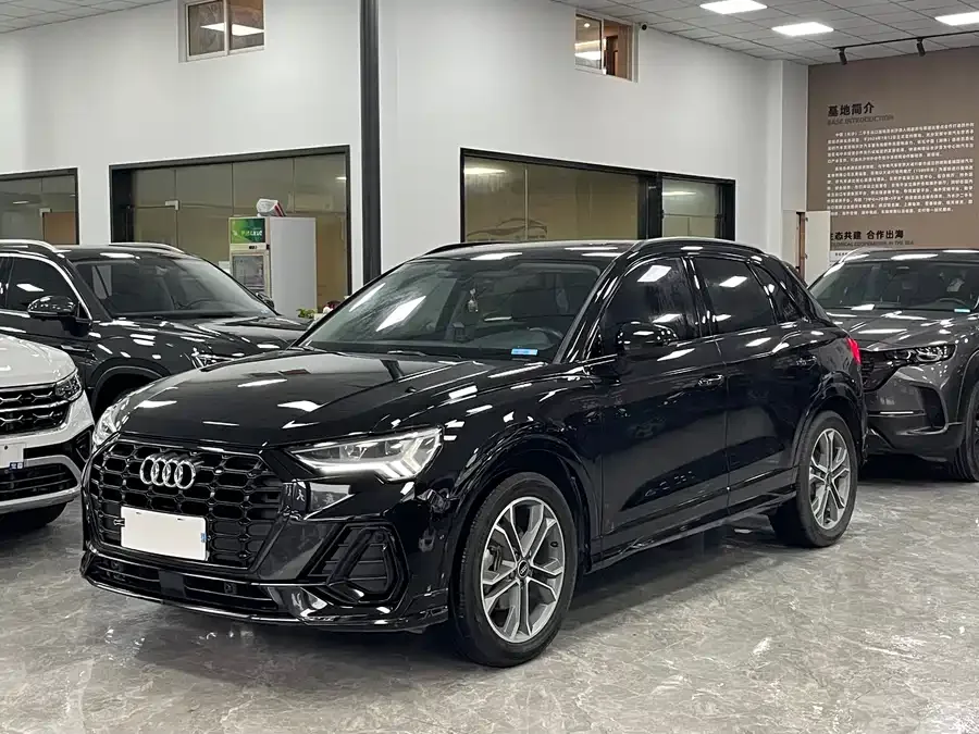 Audi Q3 2022 35 TFSI Fashionable and Dynamic 2022 — фото 1, купить с доставкой в Москву