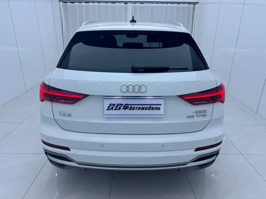 Audi Q3 2022 35 TFSI Fashionable and Dynamic 2022 — миниатюра 2
