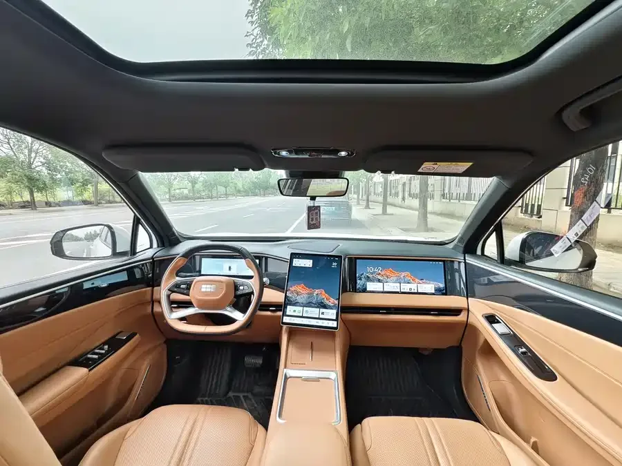 Geely Galaxy L7 Galaxy L7 2025 EM-i 115km Exploration+ Edition 2025 — миниатюра 4