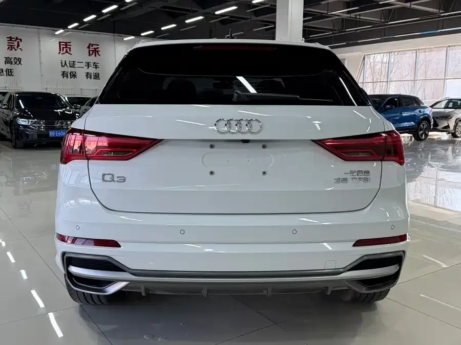 Audi Q3 2022 35 TFSI Fashionable and Dynamic 2022 — миниатюра 2