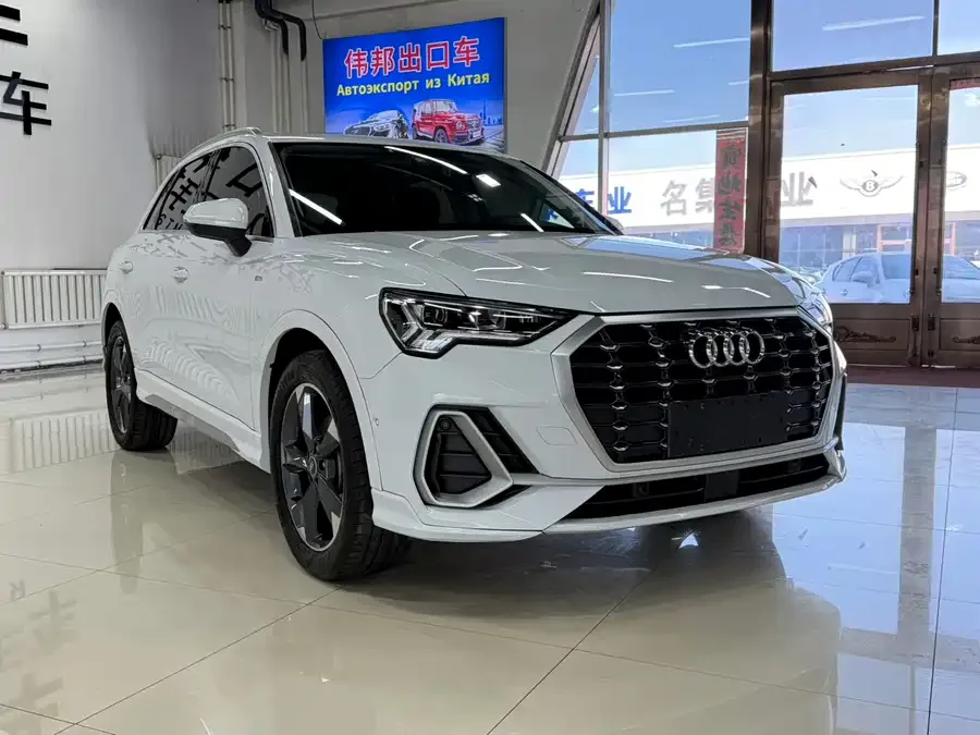 Audi Q3 2022 35 TFSI Fashionable and Dynamic 2022 — миниатюра 3
