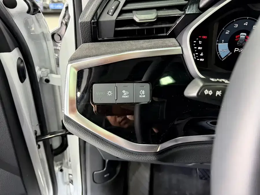 Audi Q3 2022 35 TFSI Fashionable and Dynamic 2022 — миниатюра 5