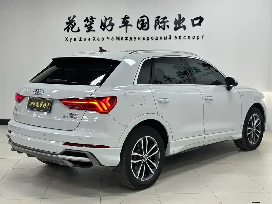 Audi Q3 2022 35 TFSI Fashionable and Dynamic 2022 — миниатюра 4