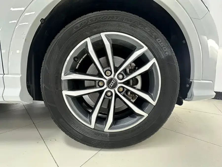 Audi Q3 2022 35 TFSI Fashionable and Dynamic 2022 — миниатюра 5