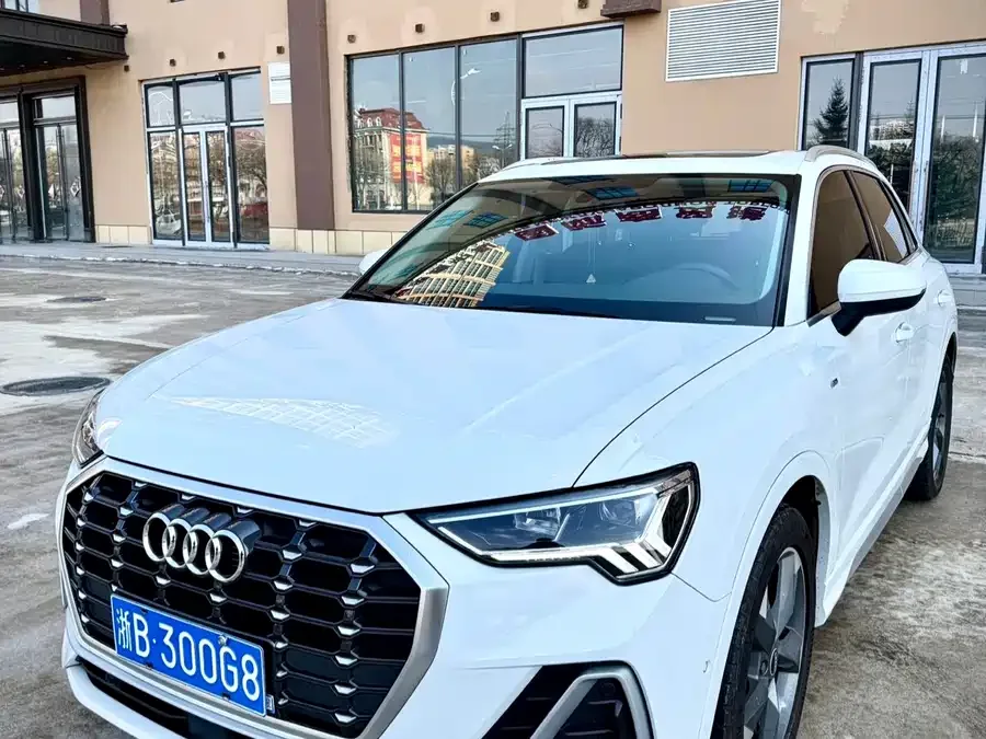 Audi Q3 2022 35 TFSI Fashionable and Dynamic 2022 — фото 1, купить с доставкой в Москву